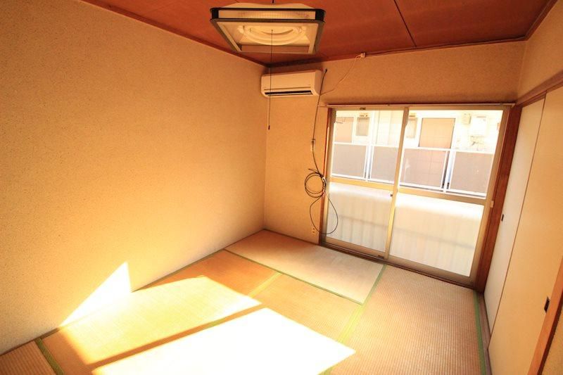 1K Apartment for Rent in Naka Ward, Okayama City - Thumbnail 3