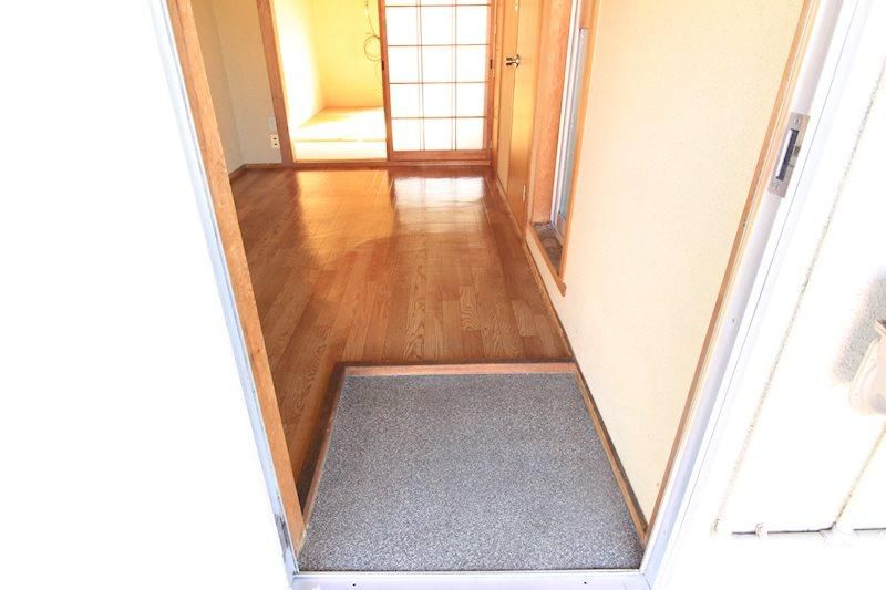 1K Apartment for Rent in Naka Ward, Okayama City - Thumbnail 2