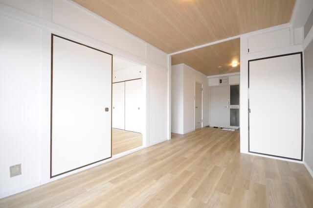 Renovated 1LDK Apartment Near Haijima Station, Fussa, Tokyo - Thumbnail 2