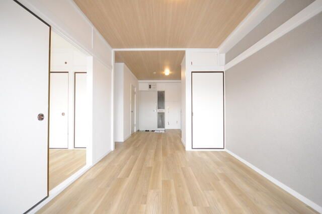 Renovated 1LDK Apartment Near Haijima Station, Fussa, Tokyo - Thumbnail 3