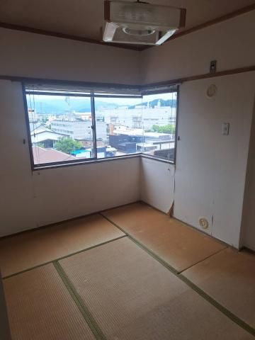 3LDK Apartment for Sale in Tottori City, Tottori Prefecture - Thumbnail 2