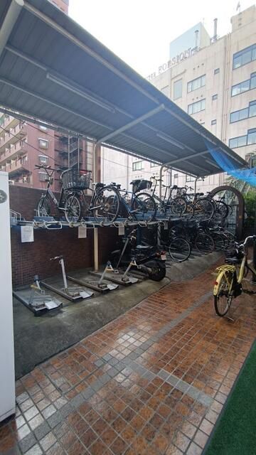 Studio Apartment for Sale in Shinjuku, Tokyo - Near East-Shinjuku Station - Thumbnail 3