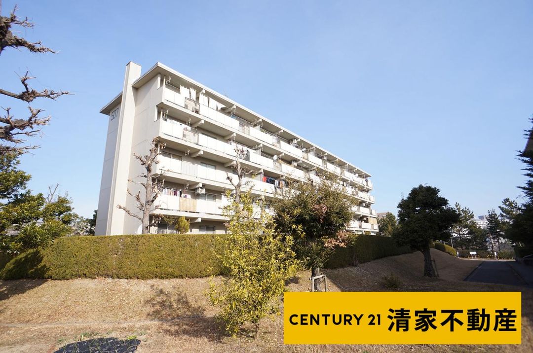 3LDK Apartment for Sale in Kasugai, Aichi - Iwanaidai West Danchi - Image 1