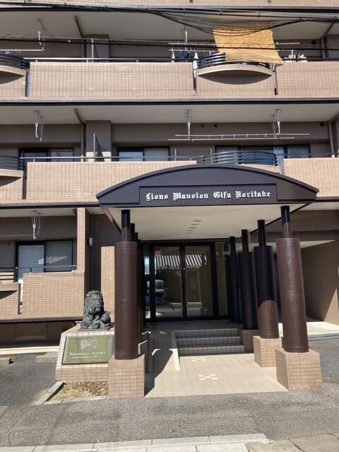 3DK Apartment for Sale in Quiet Gifu Neighborhood - Thumbnail 2