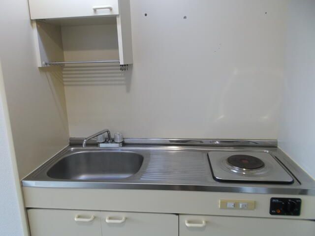 Secure 1R Apartment for Rent in Katsushima, Kochi City - Thumbnail 2