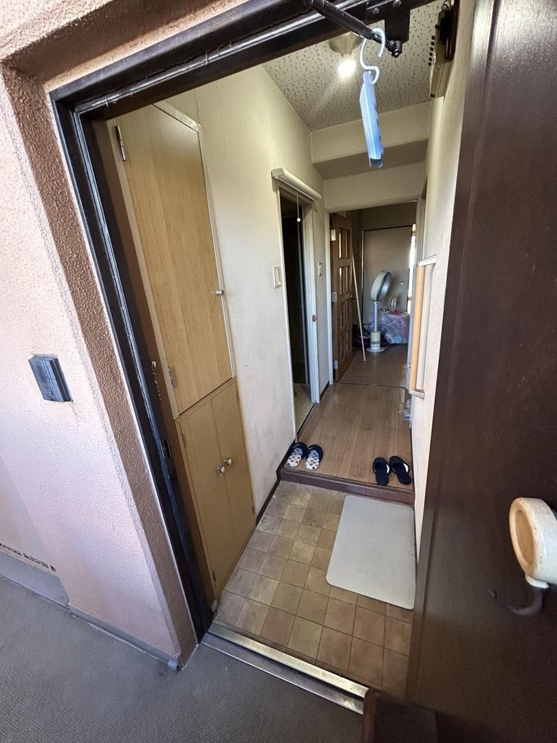3LDK Apartment with Private Garden in Wakayama City - Image 1