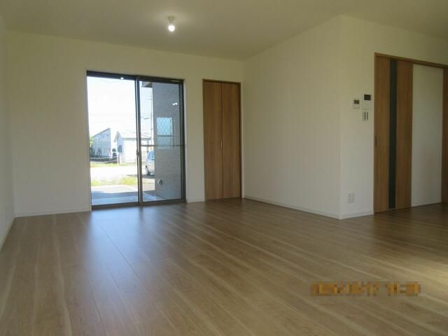 New 3LDK House for Sale in Ibaraki, Osaka with Land - Thumbnail 4