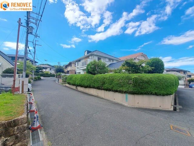4LDK House for Sale in Sakai, Osaka - Spacious Corner Lot - Thumbnail 4