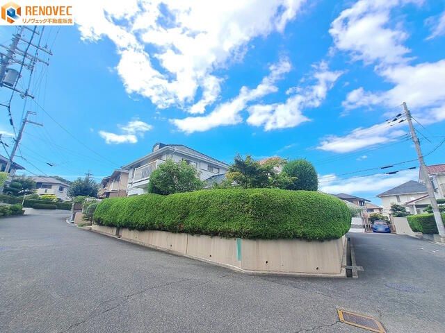 4LDK House for Sale in Sakai, Osaka - Spacious Corner Lot - Thumbnail 3