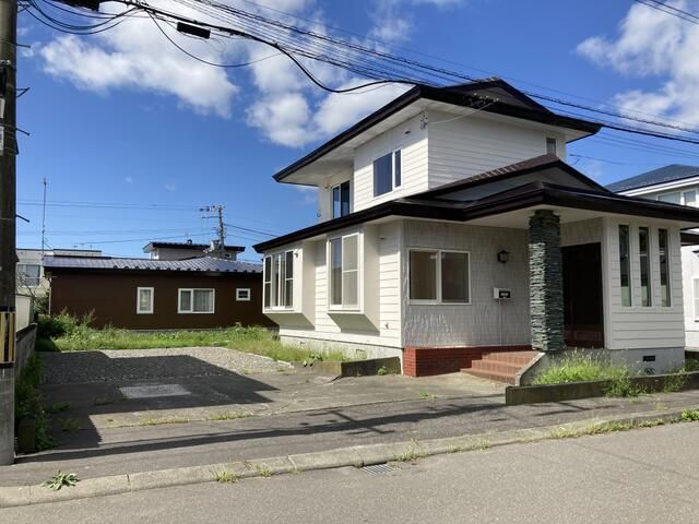 Renovated 4LDK House in Tomakomai, Hokkaido | 1430万 Yen - Thumbnail 2