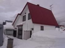 3LDK House for Sale in Mikasa, Hokkaido with Sunroom and Garage - Thumbnail 2