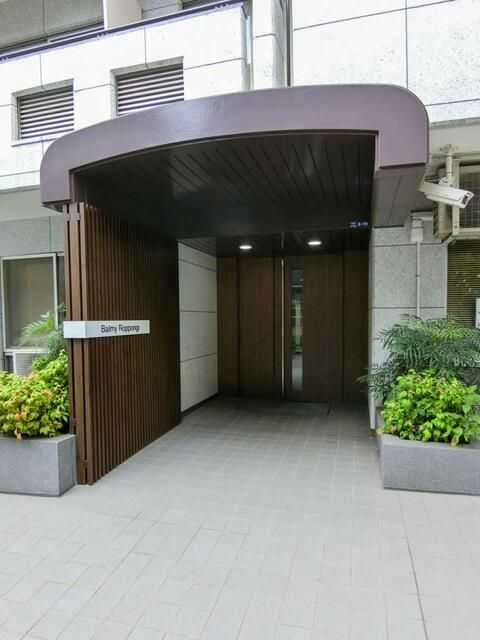 Roppongi Studio Apartment for Sale | 5.32% Yield Investment - Thumbnail 2