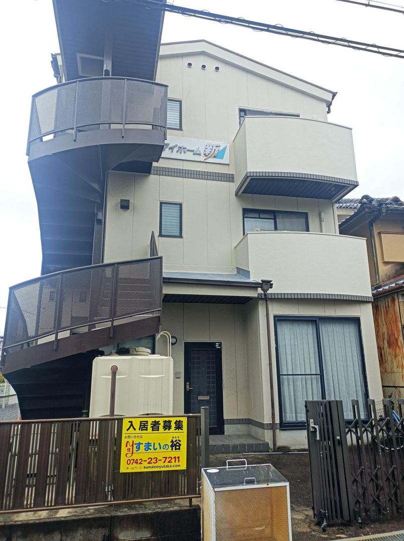 One-Room Apartment for Rent in Serene Nara City Residential Area - Image 1