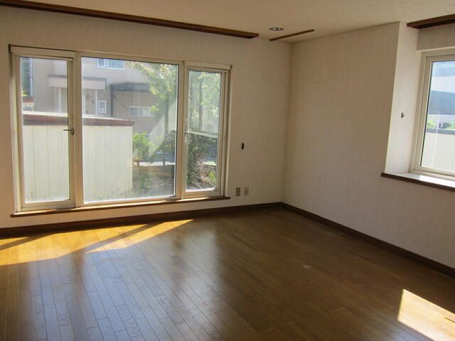 4LDK Detached House for Sale in Sapporo's Minami Ward - Thumbnail 3