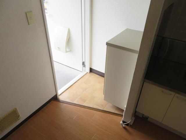 1K Apartment for Rent in Higashihiroshima, 20,000 Yen - Thumbnail 3