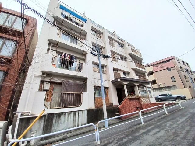Renovated 2K Apartment for Sale in Nishi-Waseda, Shinjuku, Tokyo - Thumbnail 2