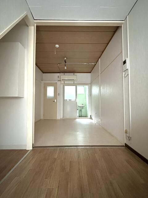 Terrace House for Rent in Toyonaka, Osaka - 3K, 50,000 Yen - Thumbnail 2