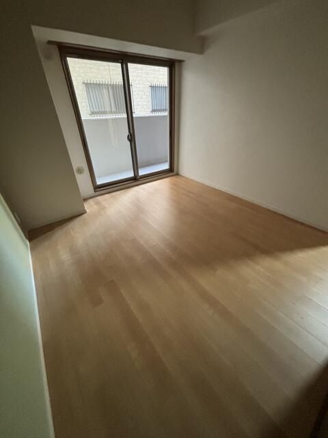 Renovated 2SLDK Apartment near Kujo Station, Osaka Nishi Ward - Thumbnail 4