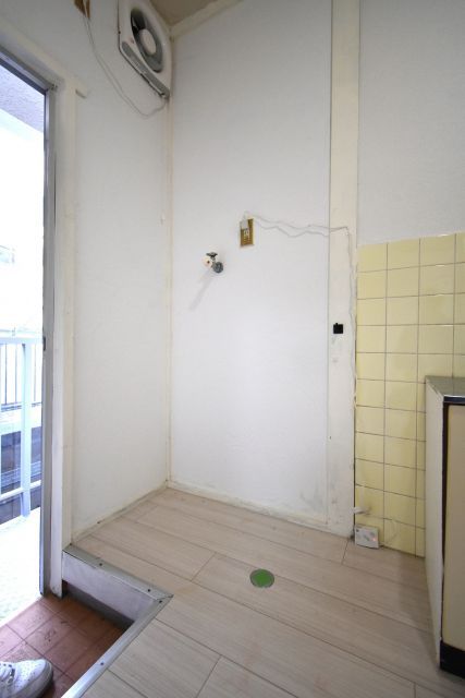 1K Apartment for Rent in Jonan Ward, Fukuoka - 14,000 Yen - Thumbnail 3