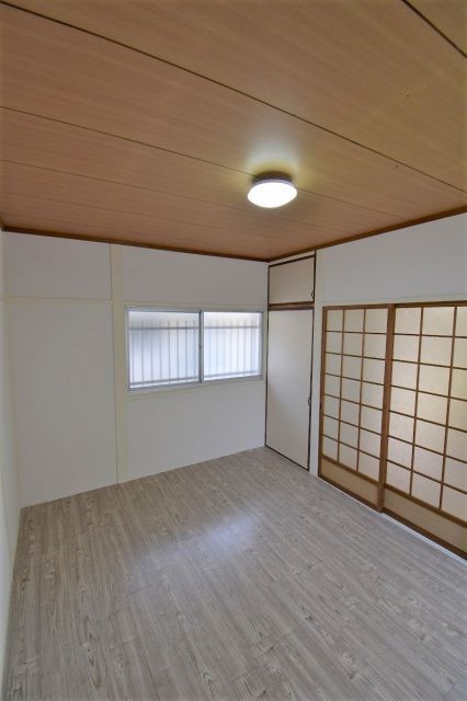 1K Apartment for Rent in Jonan Ward, Fukuoka - 14,000 Yen - Thumbnail 4