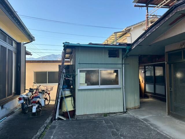 1955 4K Wooden House for Sale in Ichikawamisato, Yamanashi - Thumbnail 2