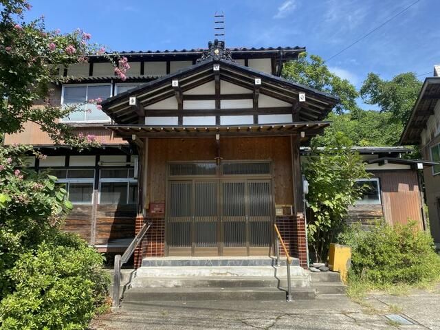 8K Family Home with 3-Car Parking in Ojiya, Niigata - Thumbnail 2