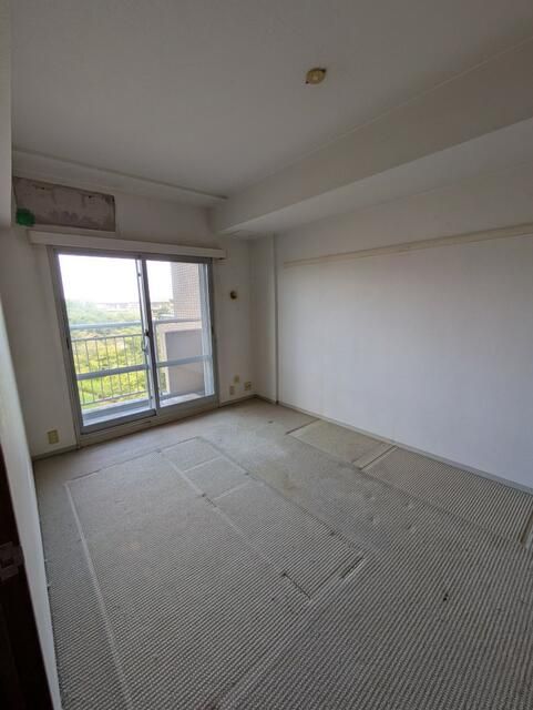 3SLDK Apartment for Sale in Tama, Tokyo - South-Facing & Quiet - Thumbnail 2