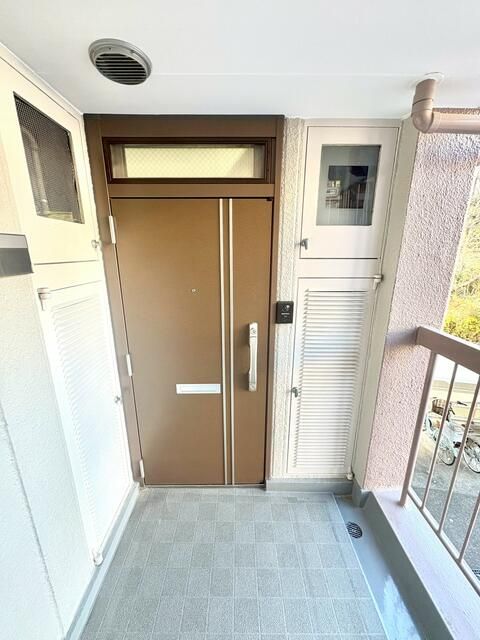 Renovated 2DK Apartment Near Toyota Station, Hino, Tokyo - Thumbnail 2