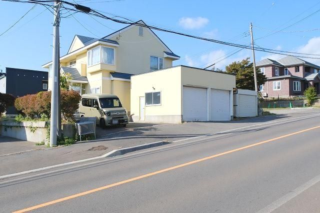 6LDK Two-Generation House for Sale in Hakodate, Hokkaido - Thumbnail 2