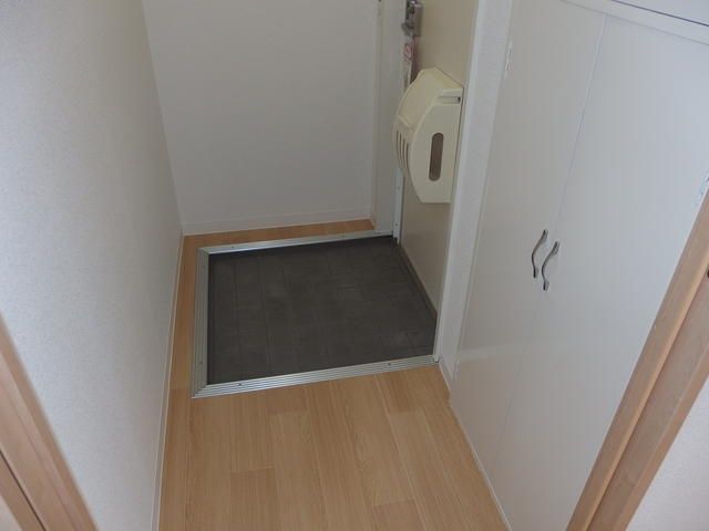2LDK Apartment for Rent in New Kotoni, Sapporo - Pet Friendly - Thumbnail 2