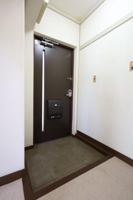 3LDK Apartment for Sale in Satte, Saitama - Near Station & School - Thumbnail 2