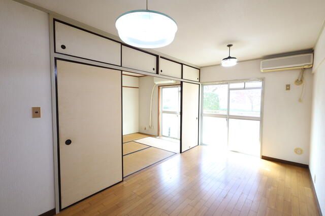 3LDK Apartment for Sale in Satte, Saitama - Near Station & School - Thumbnail 3