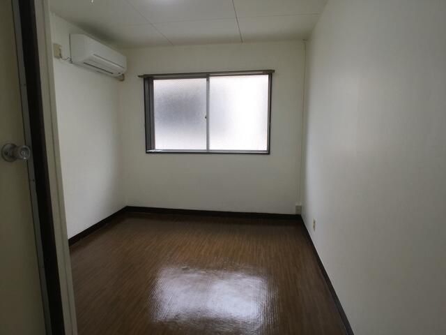 Compact 1R Apartment for Rent in Toyama City, Toyama - Thumbnail 3