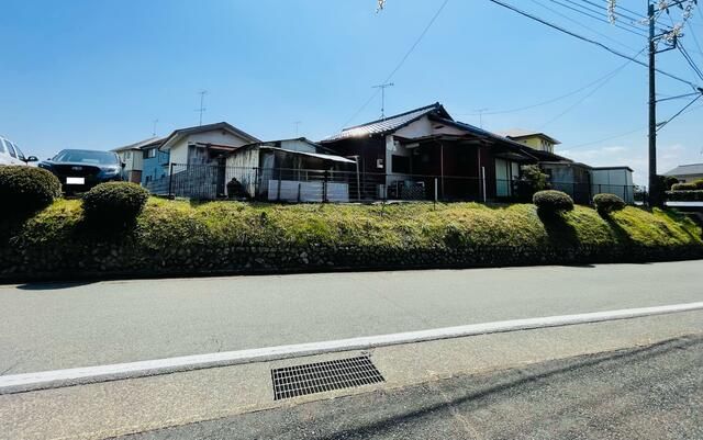 Spacious 637 sqm Residential Land for Sale in Akiruno, Tokyo - Thumbnail 3
