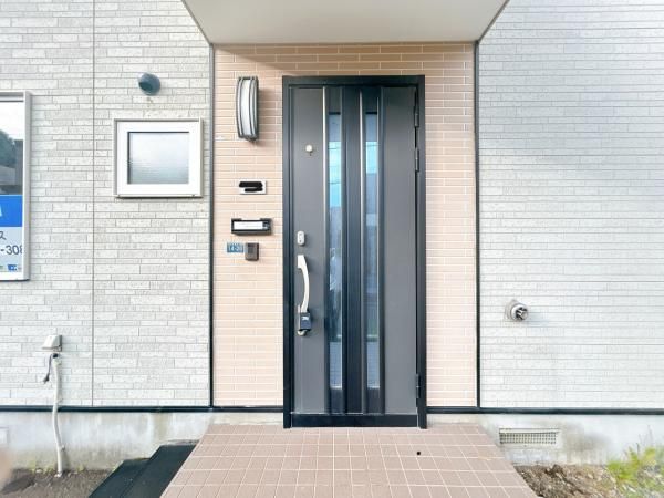 Renovated 4LDK Detached House in Sapporo's Minamisawa - Thumbnail 3