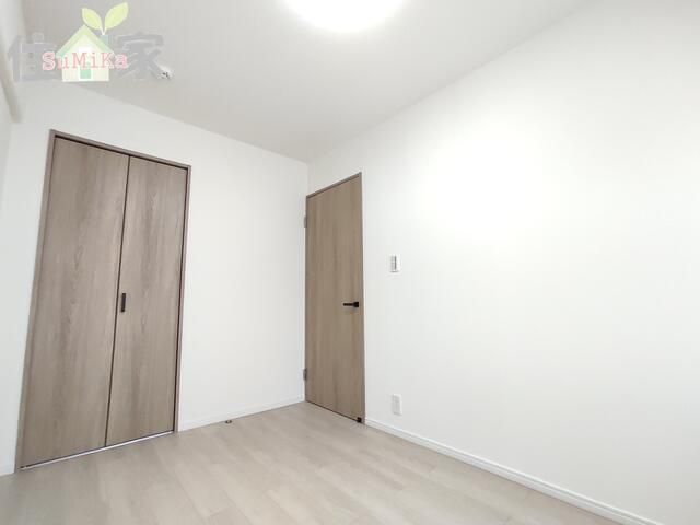 Renovated 2SLDK Apartment for Sale in Higashiosaka, Osaka - Thumbnail 3