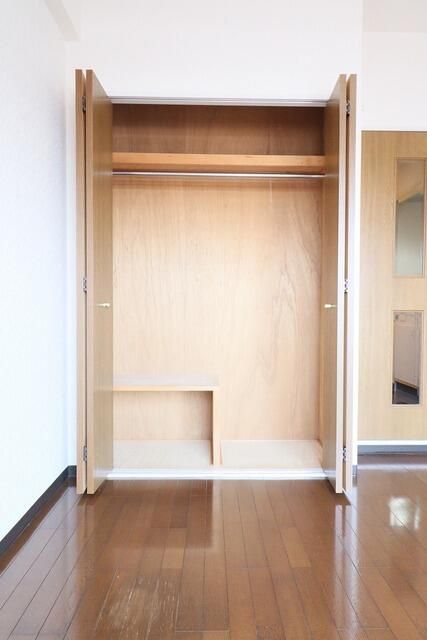 1K Apartment for Rent in Higashinari, Osaka - No Key Money - Thumbnail 4