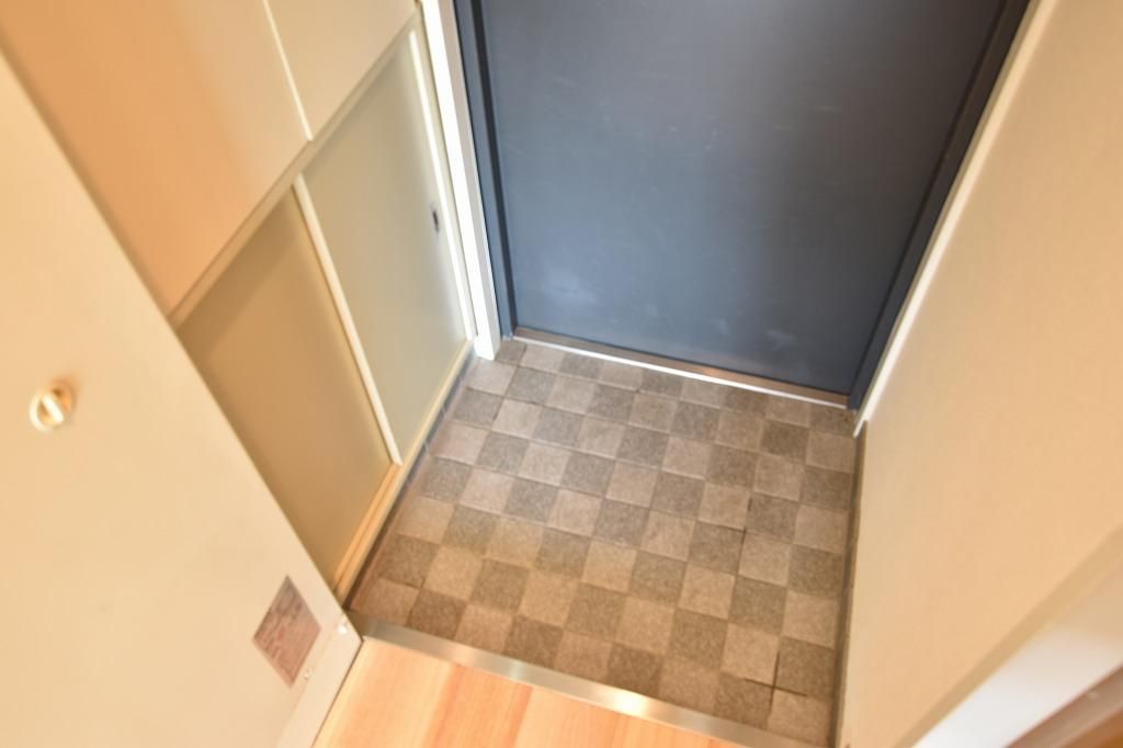 1K Apartment for Rent near Toyotsu Station, Suita, Osaka - Thumbnail 2