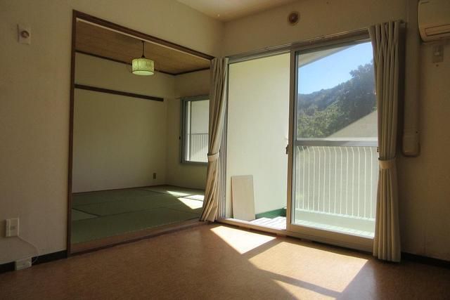 1DK Apartment with Onsen Access for Sale in Ito, Shizuoka - Thumbnail 3