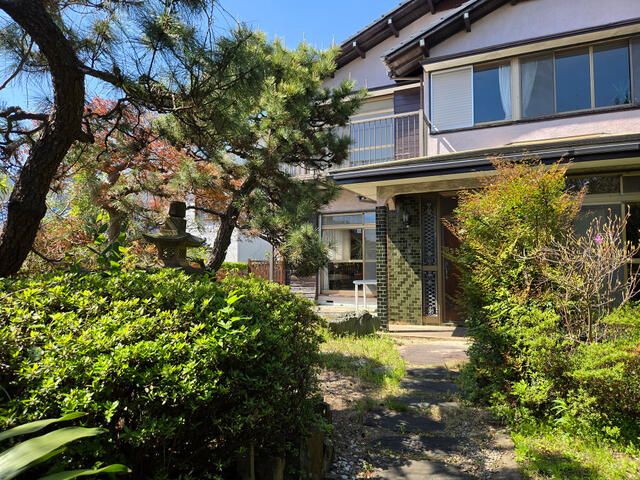 4LDK House with Japanese Garden in Yokohama's Totsuka Ward - Thumbnail 2