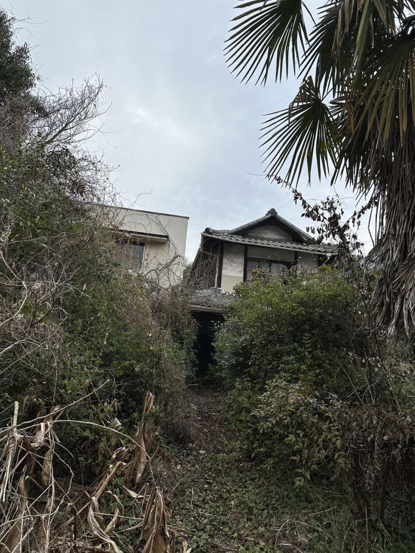 1927 Wooden House on 377sqm Land in Fukuyama, Hiroshima - Thumbnail 3