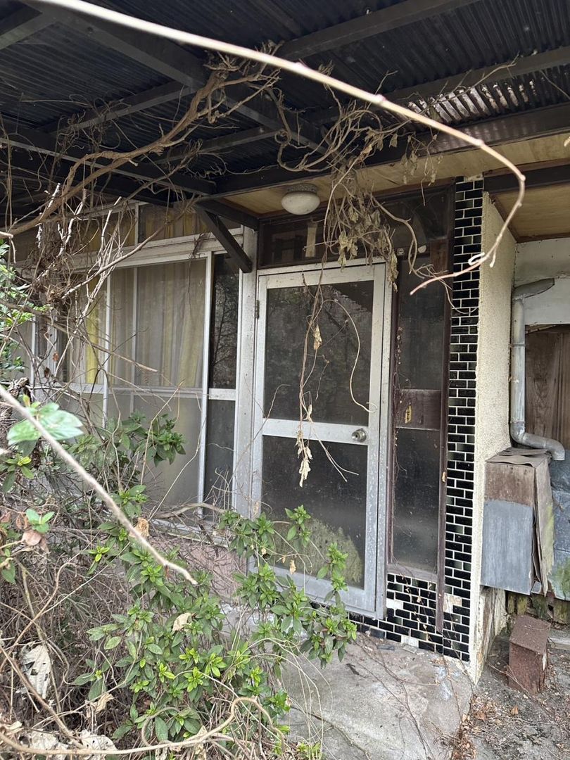 1927 Wooden House on 377sqm Land in Fukuyama, Hiroshima - Thumbnail 2