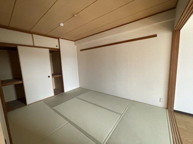 3LDK Apartment for Sale in Otsu, Shiga with Lake Biwa Access - Thumbnail 4