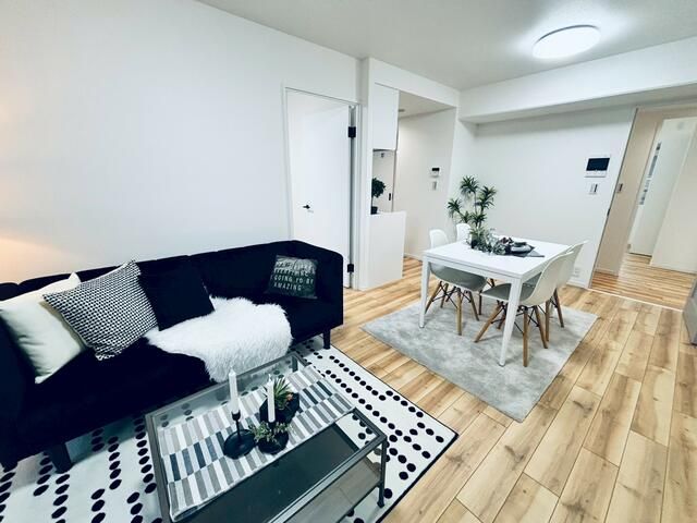 Refurbished 4LDK Condo in Nishi-Yodogawa, Osaka | 76.14 sqm - Thumbnail 3