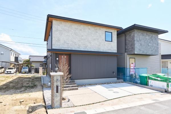 New 3LDK Home with Solar Power & Courtyard in Kasugai, Aichi - Thumbnail 2