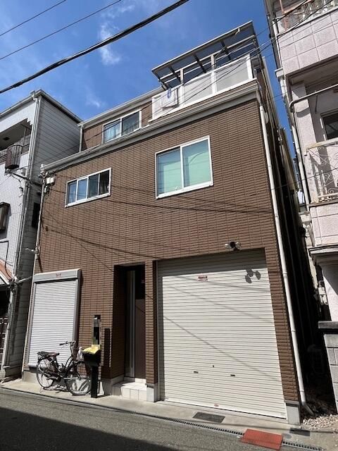 2015 Built 4LDK House with Garage in Osaka Ikuno Ward - Image 1