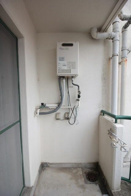 1R Apartment for Rent in Hirakata, Osaka - 32,000 Yen - Thumbnail 4