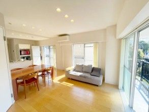 49.88m² Apartment for Sale in Mita, Minato, Tokyo - Thumbnail 2