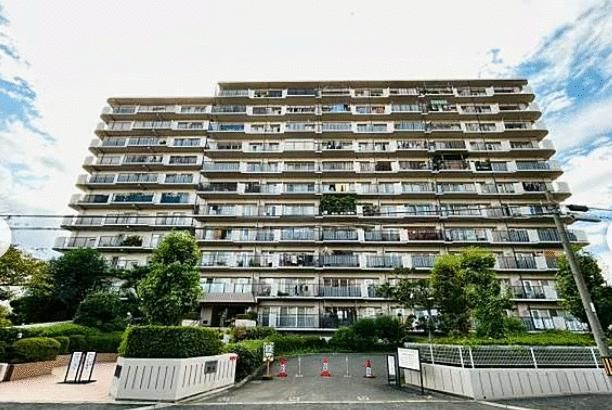 Renovated 3LDK Apartment for Sale in Ibaraki, Osaka - Thumbnail 3