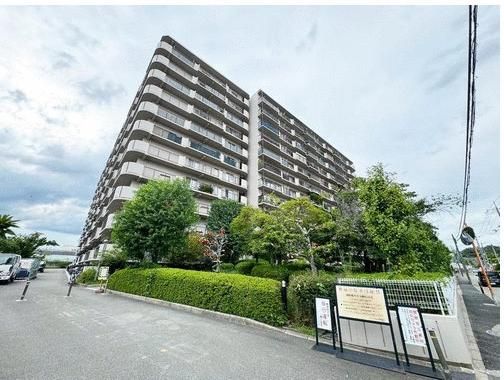 Renovated 3LDK Apartment for Sale in Ibaraki, Osaka - Thumbnail 4